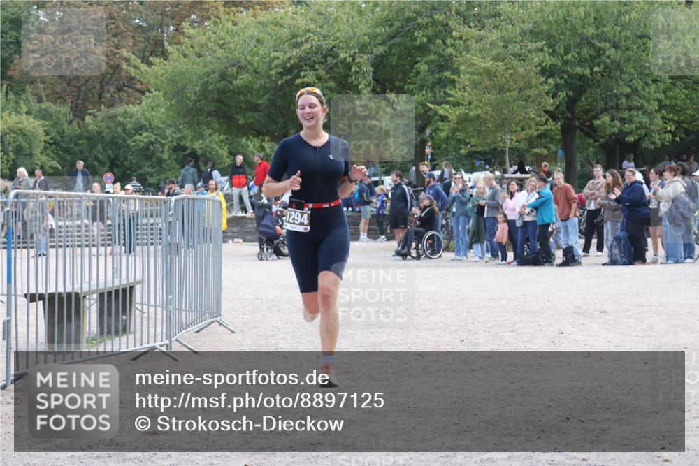 14.09.2025 - Stadtparktriathlon Strokosch-Dieckow http://msf.ph/oto/8897125 14.09.2025 13:27:10 Ziel 1294, 1314 meine-sportfotos.de