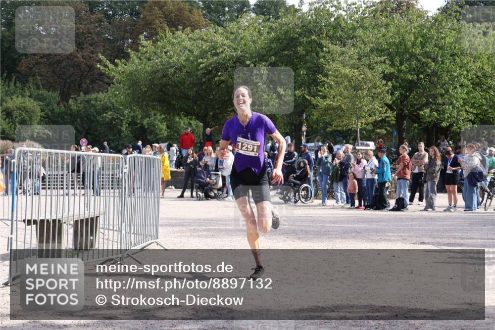 14.09.2025 - Stadtparktriathlon Strokosch-Dieckow http://msf.ph/oto/8897132 14.09.2025 13:28:22 Ziel 1291 meine-sportfotos.de