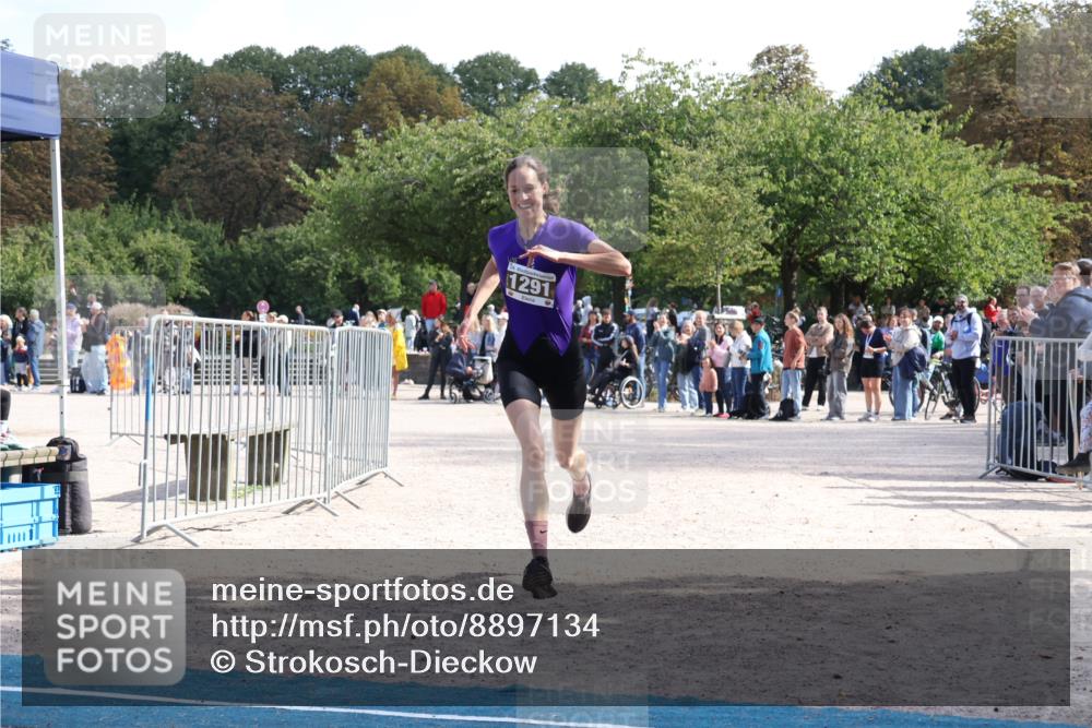 14.09.2025 - Stadtparktriathlon Strokosch-Dieckow http://msf.ph/oto/8897134 14.09.2025 13:28:23 Ziel 1291 meine-sportfotos.de