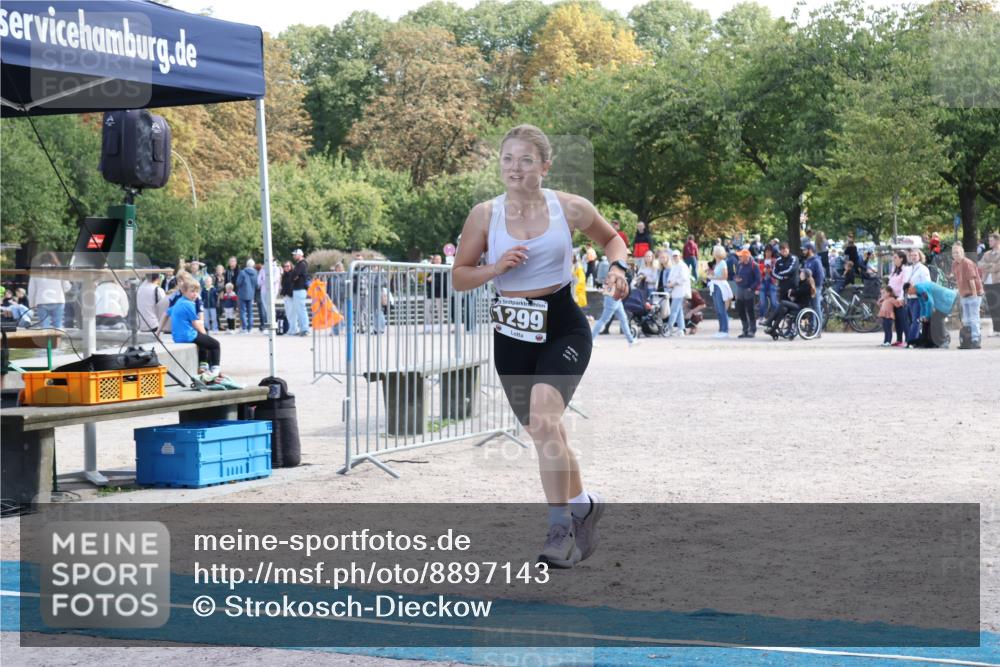14.09.2025 - Stadtparktriathlon Strokosch-Dieckow http://msf.ph/oto/8897143 14.09.2025 13:28:39 Ziel 1299 meine-sportfotos.de