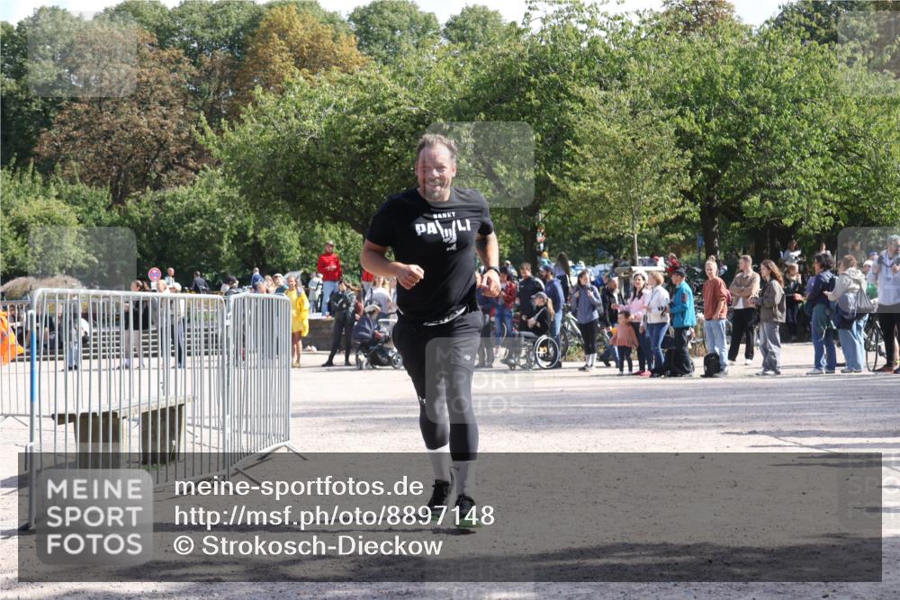 14.09.2025 - Stadtparktriathlon Strokosch-Dieckow http://msf.ph/oto/8897148 14.09.2025 13:29:34 Ziel 1055 meine-sportfotos.de