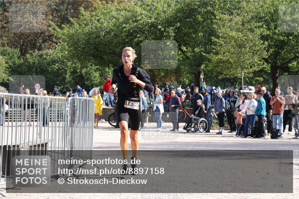14.09.2025 - Stadtparktriathlon Strokosch-Dieckow http://msf.ph/oto/8897158 14.09.2025 13:30:15 Ziel 1290 meine-sportfotos.de