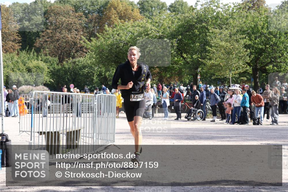 14.09.2025 - Stadtparktriathlon Strokosch-Dieckow http://msf.ph/oto/8897159 14.09.2025 13:30:16 Ziel 1290 meine-sportfotos.de