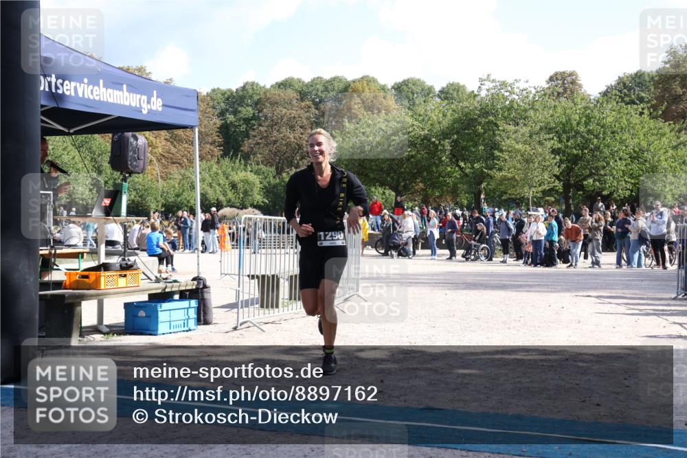 14.09.2025 - Stadtparktriathlon Strokosch-Dieckow http://msf.ph/oto/8897162 14.09.2025 13:30:17 Ziel 1290 meine-sportfotos.de