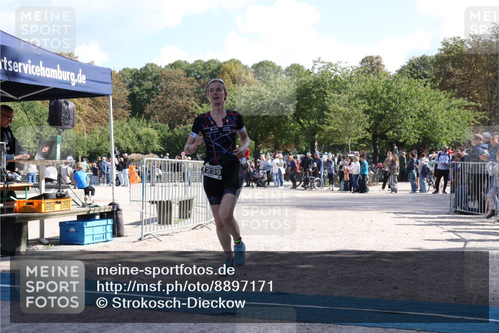 14.09.2025 - Stadtparktriathlon Strokosch-Dieckow http://msf.ph/oto/8897171 14.09.2025 13:31:08 Ziel 1239 meine-sportfotos.de