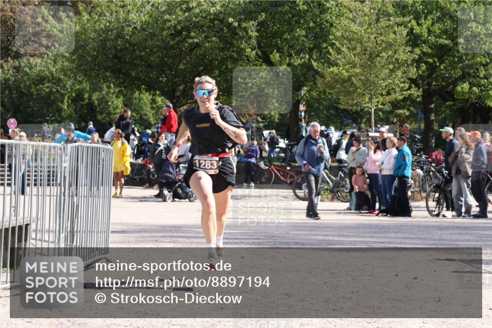 14.09.2025 - Stadtparktriathlon Strokosch-Dieckow http://msf.ph/oto/8897194 14.09.2025 13:31:42 Ziel 1283 meine-sportfotos.de