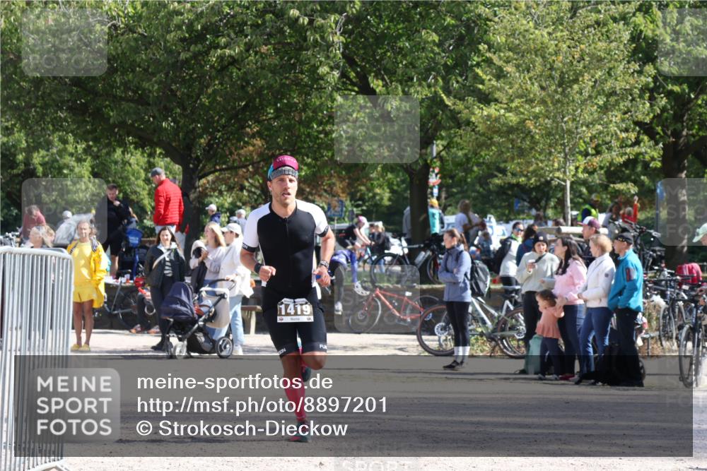 14.09.2025 - Stadtparktriathlon Strokosch-Dieckow http://msf.ph/oto/8897201 14.09.2025 13:31:54 Ziel 1419 meine-sportfotos.de
