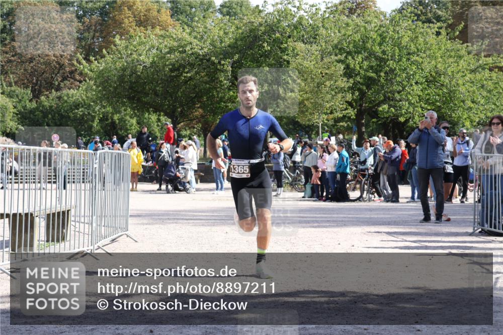 14.09.2025 - Stadtparktriathlon Strokosch-Dieckow http://msf.ph/oto/8897211 14.09.2025 13:32:12 Ziel 1365 meine-sportfotos.de