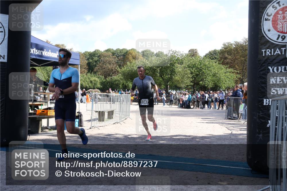14.09.2025 - Stadtparktriathlon Strokosch-Dieckow http://msf.ph/oto/8897237 14.09.2025 13:32:38 Ziel 1264, 1347, 1352 meine-sportfotos.de