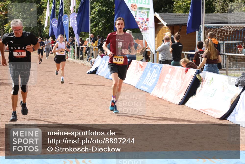 14.09.2025 - Airport Race Strokosch-Dieckow http://msf.ph/oto/8897244 14.09.2025 12:21:48 Ziel 31, 684, 960, 1051, 1217, 1394, 1551, 4038 meine-sportfotos.de