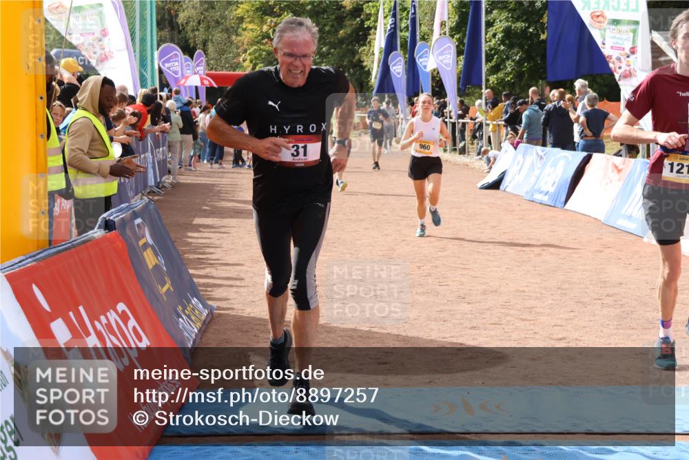 14.09.2025 - Airport Race Strokosch-Dieckow http://msf.ph/oto/8897257 14.09.2025 12:21:49 Ziel 31, 721, 960, 1051, 1187, 1217, 1394, 4038 meine-sportfotos.de