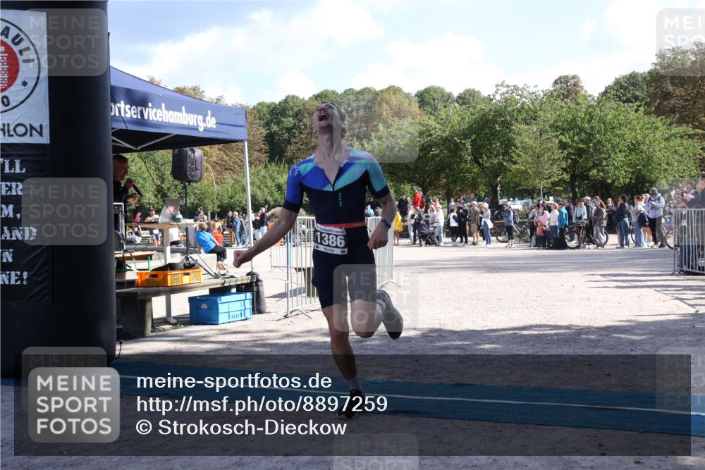14.09.2025 - Stadtparktriathlon Strokosch-Dieckow http://msf.ph/oto/8897259 14.09.2025 13:33:03 Ziel 1355, 1386, 1388 meine-sportfotos.de