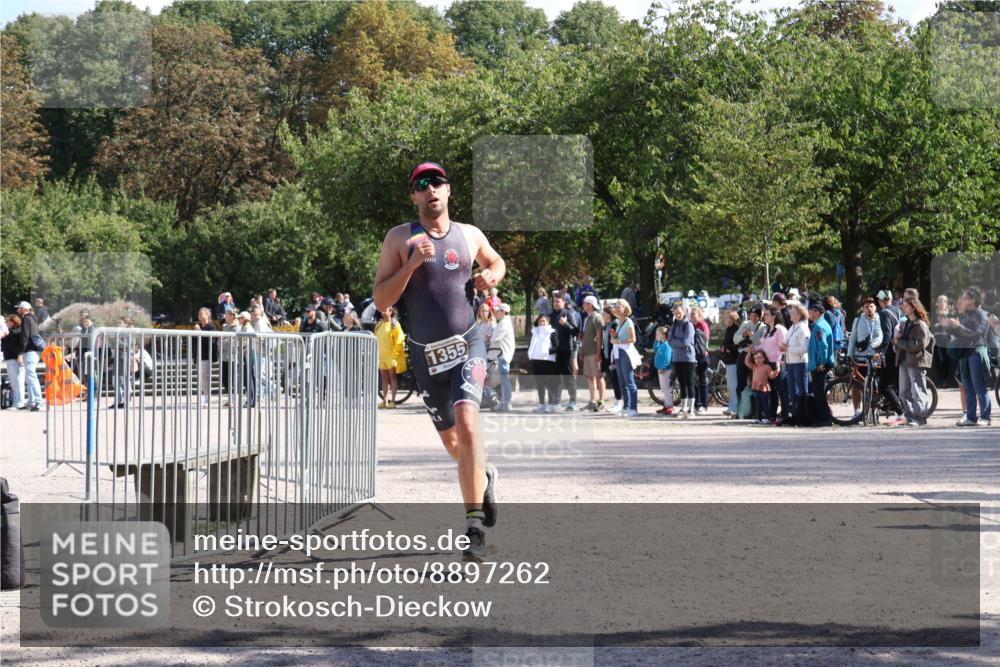 14.09.2025 - Stadtparktriathlon Strokosch-Dieckow http://msf.ph/oto/8897262 14.09.2025 13:33:08 Ziel 1200, 1355, 1386 meine-sportfotos.de