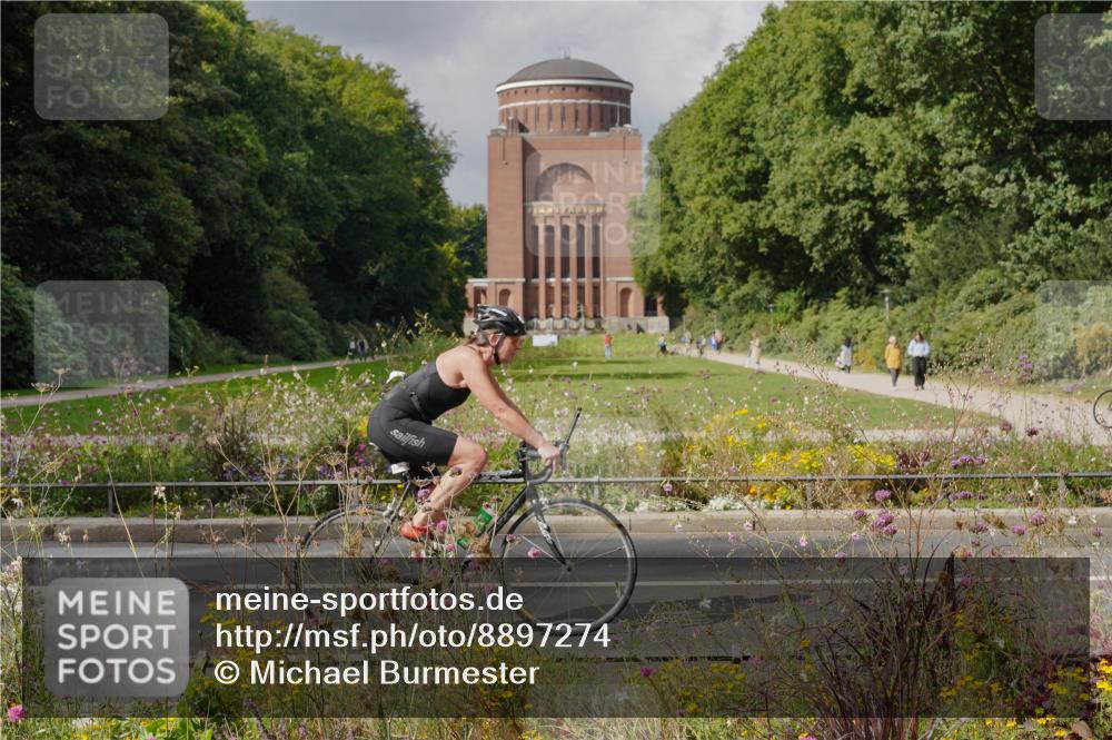 14.09.2025 - Stadtparktriathlon Michael Burmester http://msf.ph/oto/8897274 14.09.2025 12:33:54 Radfahren 1208, 1246, 1260, 1276, 1297, 1304 meine-sportfotos.de