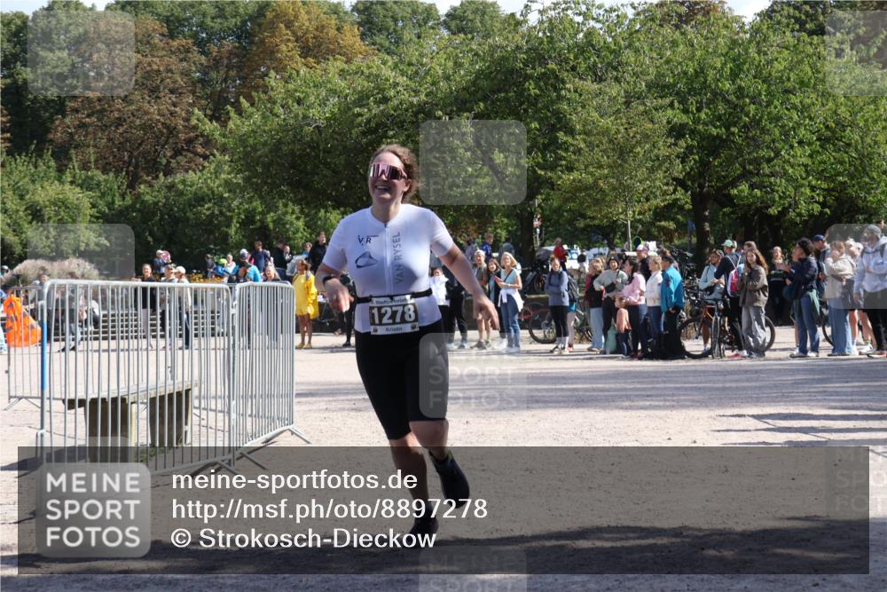 14.09.2025 - Stadtparktriathlon Strokosch-Dieckow http://msf.ph/oto/8897278 14.09.2025 13:33:24 Ziel 1278 meine-sportfotos.de