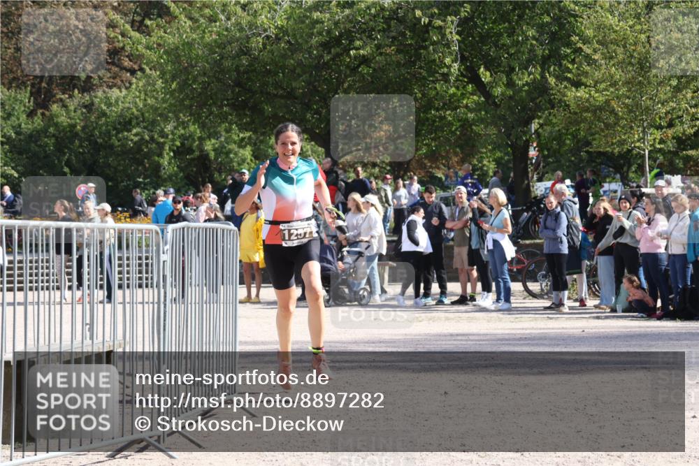 14.09.2025 - Stadtparktriathlon Strokosch-Dieckow http://msf.ph/oto/8897282 14.09.2025 13:33:40 Ziel 1257 meine-sportfotos.de