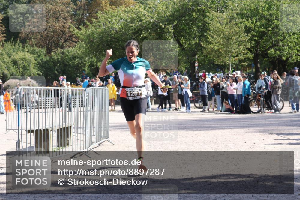 14.09.2025 - Stadtparktriathlon Strokosch-Dieckow http://msf.ph/oto/8897287 14.09.2025 13:33:41 Ziel 1257 meine-sportfotos.de