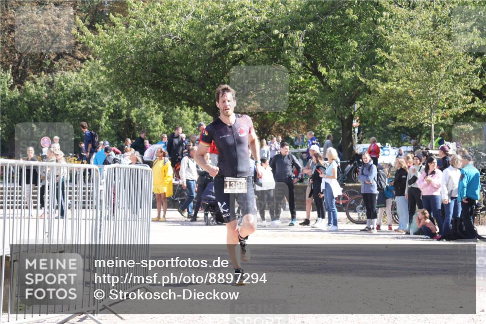 14.09.2025 - Stadtparktriathlon Strokosch-Dieckow http://msf.ph/oto/8897294 14.09.2025 13:33:48 Ziel 1257, 1399 meine-sportfotos.de