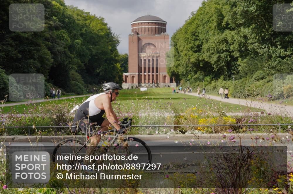14.09.2025 - Stadtparktriathlon Michael Burmester http://msf.ph/oto/8897297 14.09.2025 12:34:42 Radfahren 1126, 1250, 1307, 1383, 1390 meine-sportfotos.de