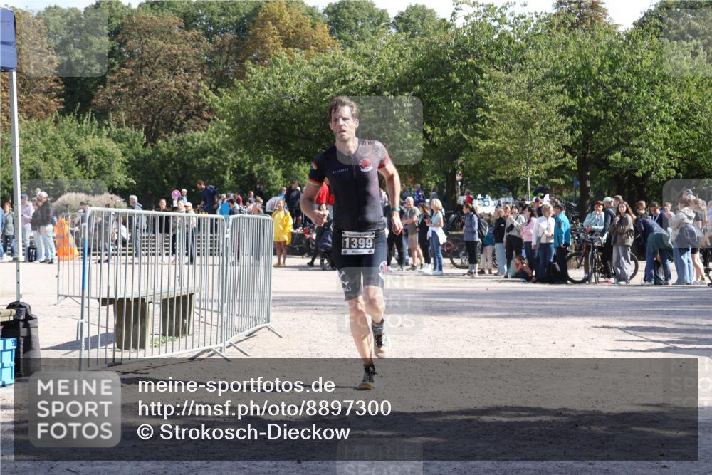 14.09.2025 - Stadtparktriathlon Strokosch-Dieckow http://msf.ph/oto/8897300 14.09.2025 13:33:50 Ziel 1399 meine-sportfotos.de