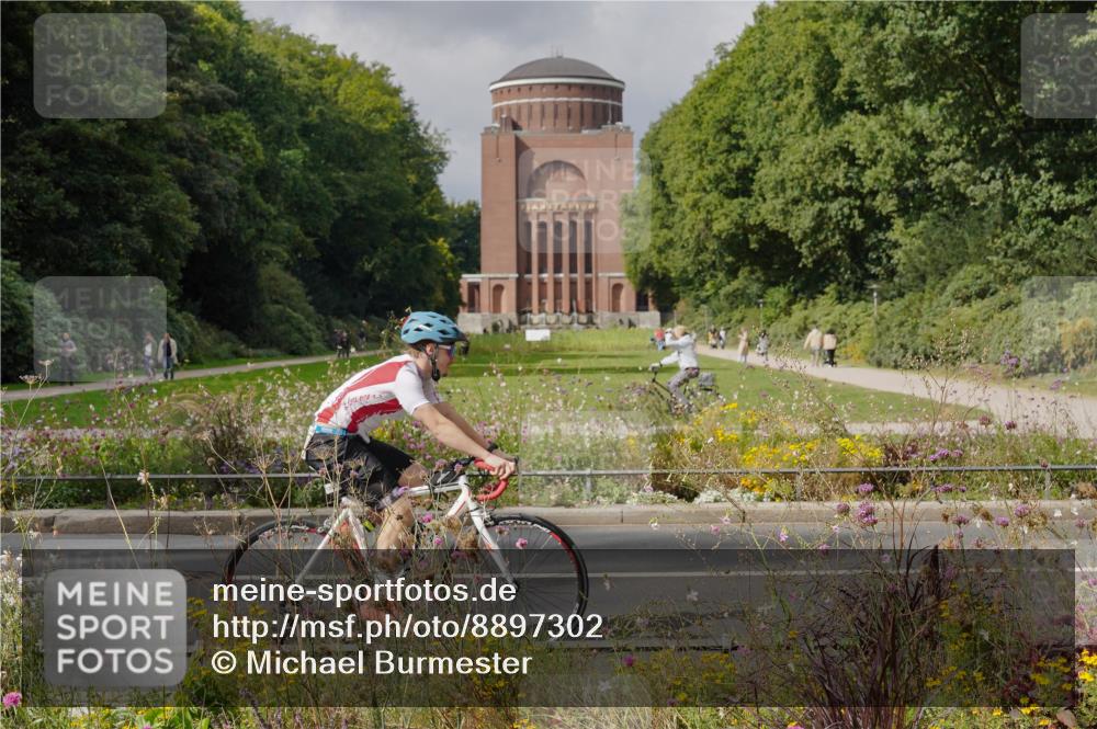 14.09.2025 - Stadtparktriathlon Michael Burmester http://msf.ph/oto/8897302 14.09.2025 12:34:48 Radfahren 1126, 1250, 1280, 1314, 1353, 1383, 1390 meine-sportfotos.de