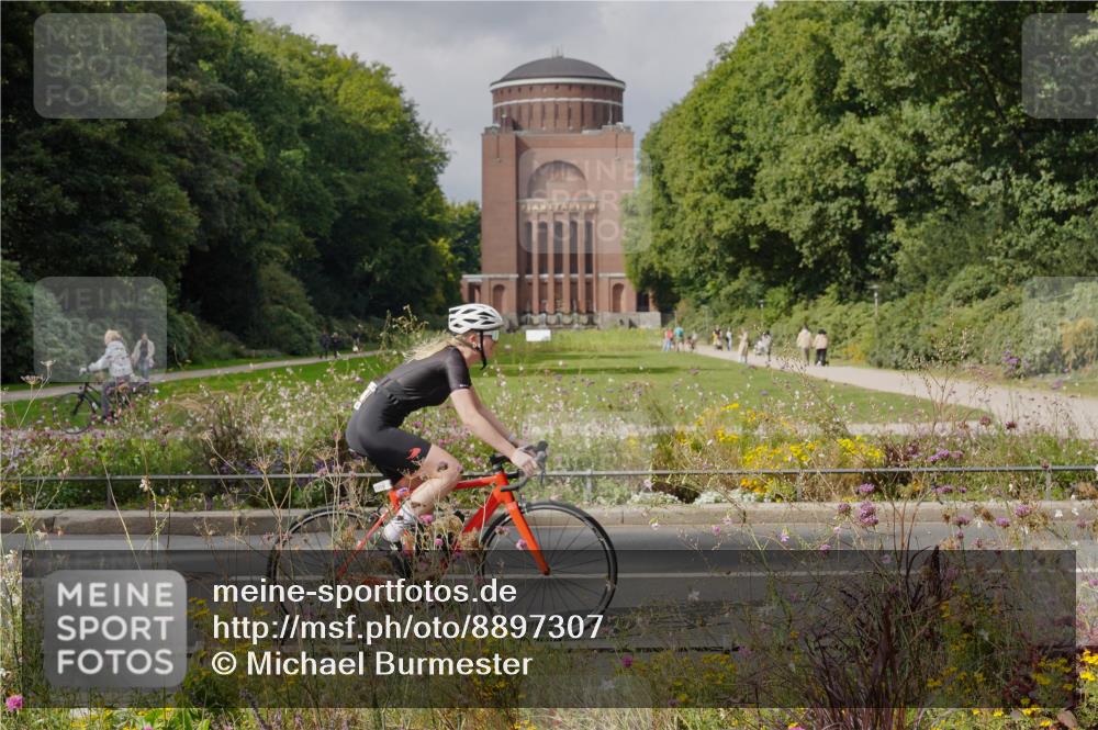 14.09.2025 - Stadtparktriathlon Michael Burmester http://msf.ph/oto/8897307 14.09.2025 12:34:51 Radfahren 1280, 1314, 1353, 1383, 1390 meine-sportfotos.de