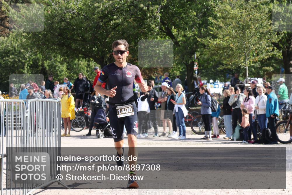 14.09.2025 - Stadtparktriathlon Strokosch-Dieckow http://msf.ph/oto/8897308 14.09.2025 13:34:02 Ziel 1400 meine-sportfotos.de