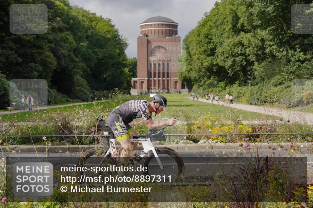 14.09.2025 - Stadtparktriathlon Michael Burmester http://msf.ph/oto/8897311 14.09.2025 12:34:55 Radfahren 1280, 1314, 1353 meine-sportfotos.de