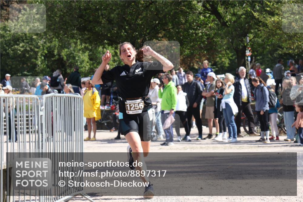 14.09.2025 - Stadtparktriathlon Strokosch-Dieckow http://msf.ph/oto/8897317 14.09.2025 13:34:18 Ziel 1256 meine-sportfotos.de