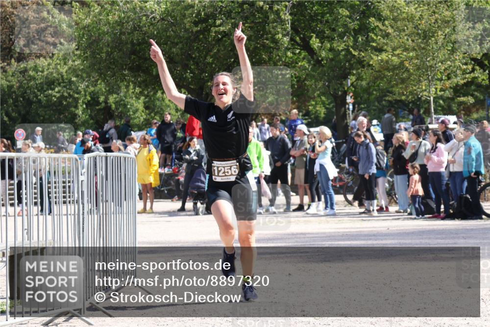 14.09.2025 - Stadtparktriathlon Strokosch-Dieckow http://msf.ph/oto/8897320 14.09.2025 13:34:18 Ziel 1256 meine-sportfotos.de
