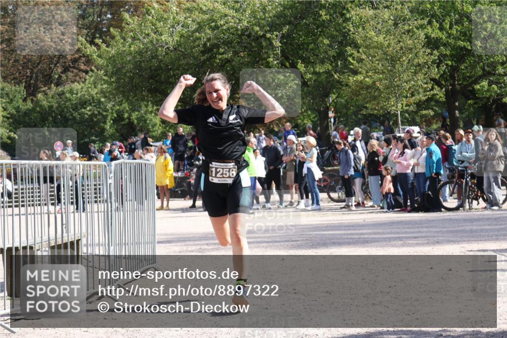14.09.2025 - Stadtparktriathlon Strokosch-Dieckow http://msf.ph/oto/8897322 14.09.2025 13:34:19 Ziel 1256 meine-sportfotos.de