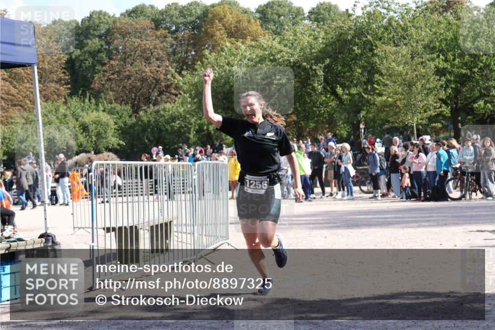 14.09.2025 - Stadtparktriathlon Strokosch-Dieckow http://msf.ph/oto/8897325 14.09.2025 13:34:19 Ziel 1256 meine-sportfotos.de