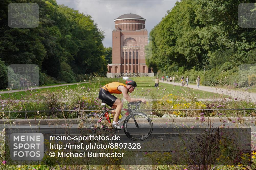 14.09.2025 - Stadtparktriathlon Michael Burmester http://msf.ph/oto/8897328 14.09.2025 12:35:31 Radfahren 1267, 1303, 1385, 1400, 1411 meine-sportfotos.de