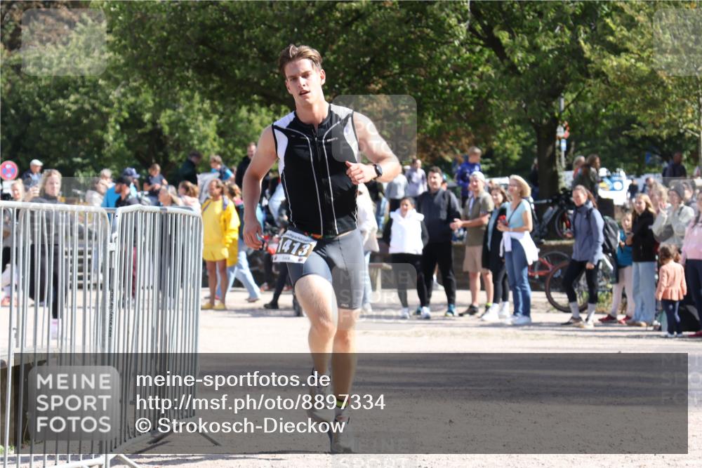 14.09.2025 - Stadtparktriathlon Strokosch-Dieckow http://msf.ph/oto/8897334 14.09.2025 13:34:28 Ziel 1405, 1413 meine-sportfotos.de