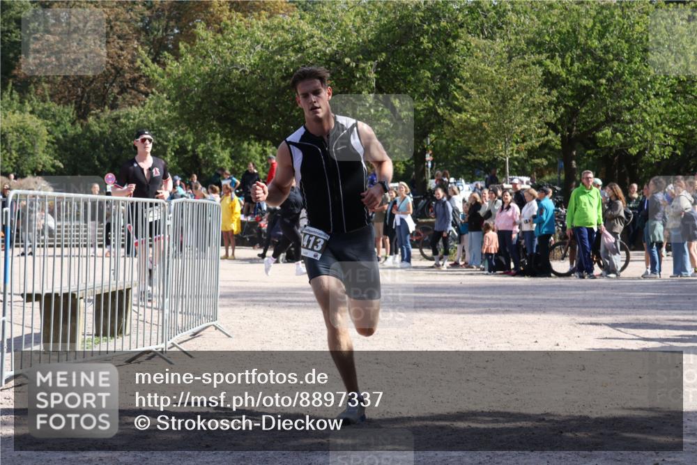 14.09.2025 - Stadtparktriathlon Strokosch-Dieckow http://msf.ph/oto/8897337 14.09.2025 13:34:29 Ziel 1405, 1413 meine-sportfotos.de