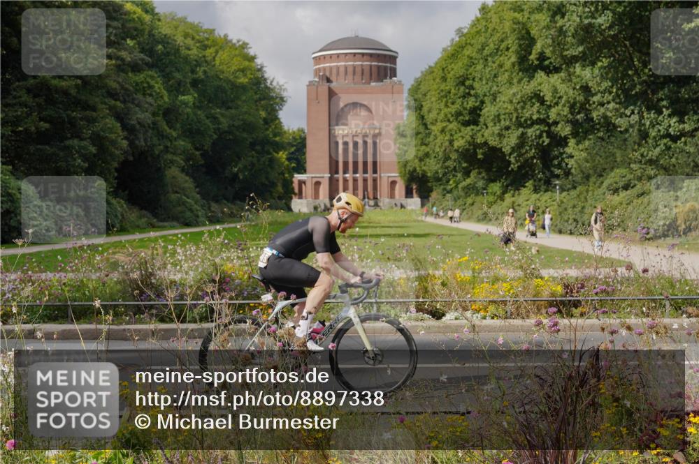 14.09.2025 - Stadtparktriathlon Michael Burmester http://msf.ph/oto/8897338 14.09.2025 12:35:42 Radfahren 1218, 1252, 1296, 1385, 1391, 1400, 1415 meine-sportfotos.de