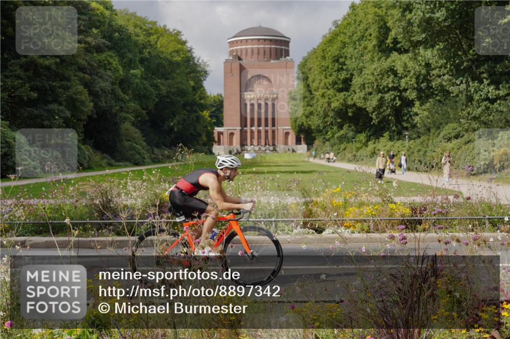 14.09.2025 - Stadtparktriathlon Michael Burmester http://msf.ph/oto/8897342 14.09.2025 12:35:43 Radfahren 1218, 1244, 1252, 1296, 1385, 1391, 1400, 1415 meine-sportfotos.de