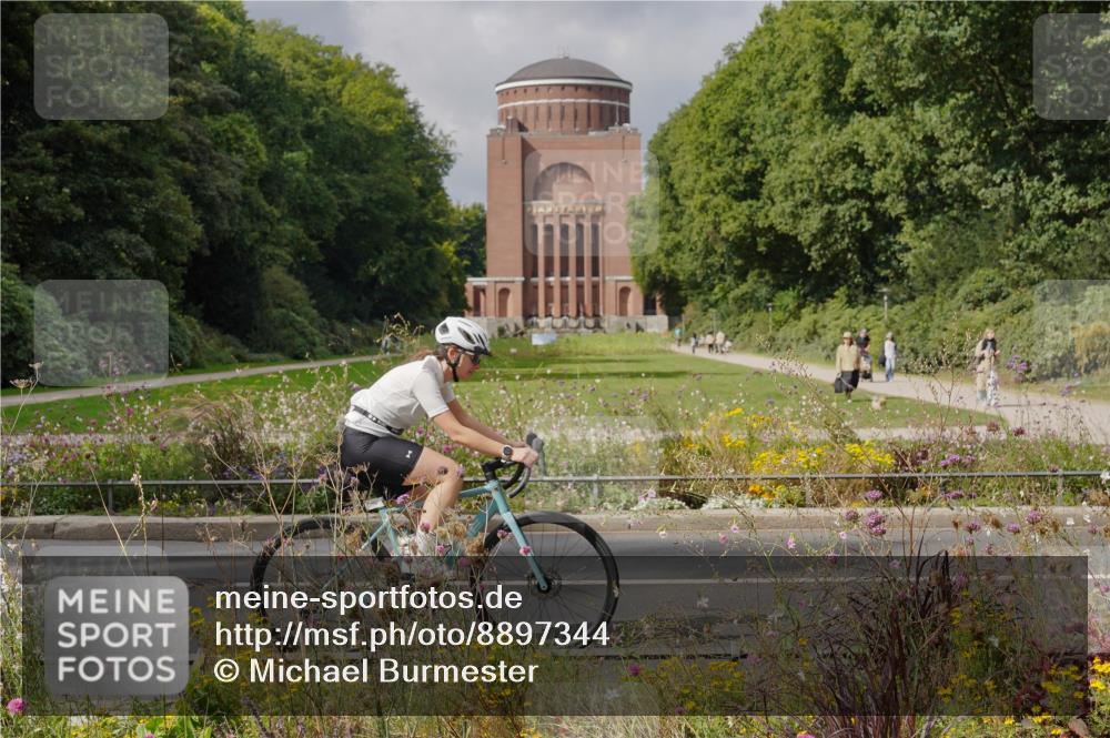 14.09.2025 - Stadtparktriathlon Michael Burmester http://msf.ph/oto/8897344 14.09.2025 12:35:45 Radfahren 1218, 1244, 1252, 1296, 1391, 1415 meine-sportfotos.de