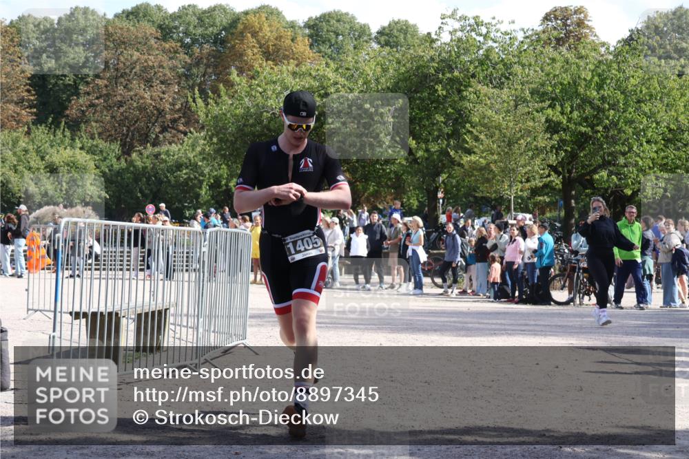 14.09.2025 - Stadtparktriathlon Strokosch-Dieckow http://msf.ph/oto/8897345 14.09.2025 13:34:31 Ziel 1405, 1413 meine-sportfotos.de