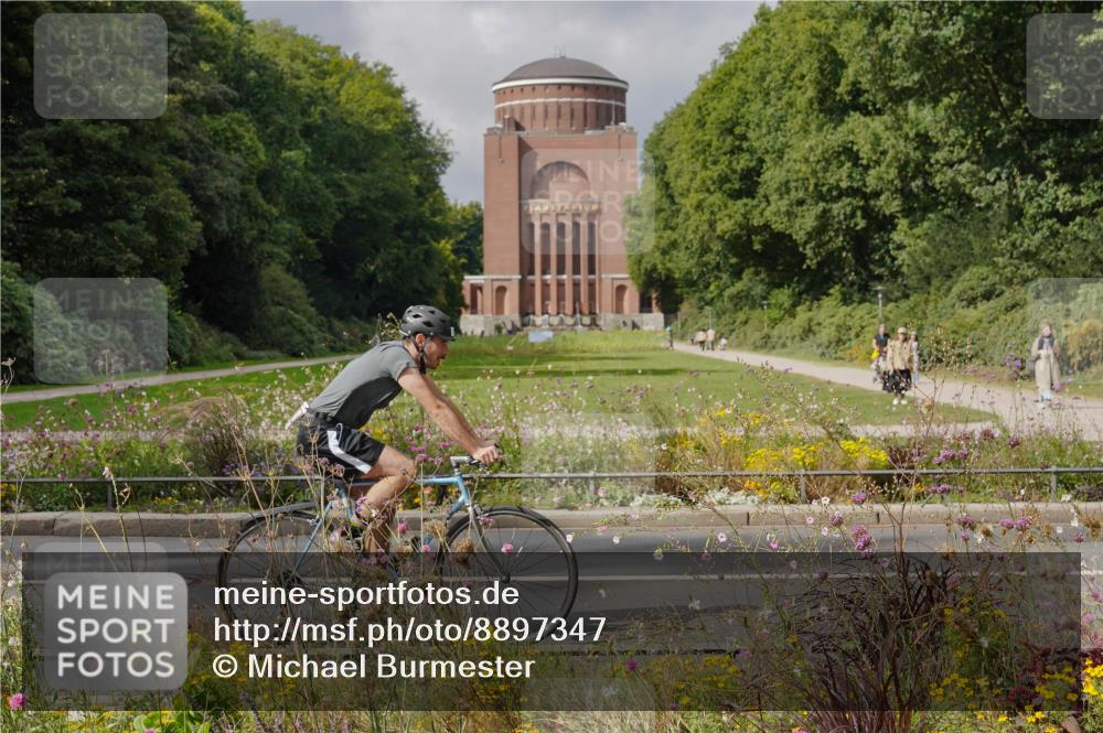 14.09.2025 - Stadtparktriathlon Michael Burmester http://msf.ph/oto/8897347 14.09.2025 12:35:48 Radfahren 1218, 1244, 1252, 1296, 1355, 1391, 1415 meine-sportfotos.de