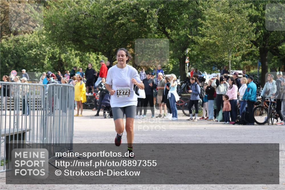 14.09.2025 - Stadtparktriathlon Strokosch-Dieckow http://msf.ph/oto/8897355 14.09.2025 13:34:48 Ziel 1272 meine-sportfotos.de