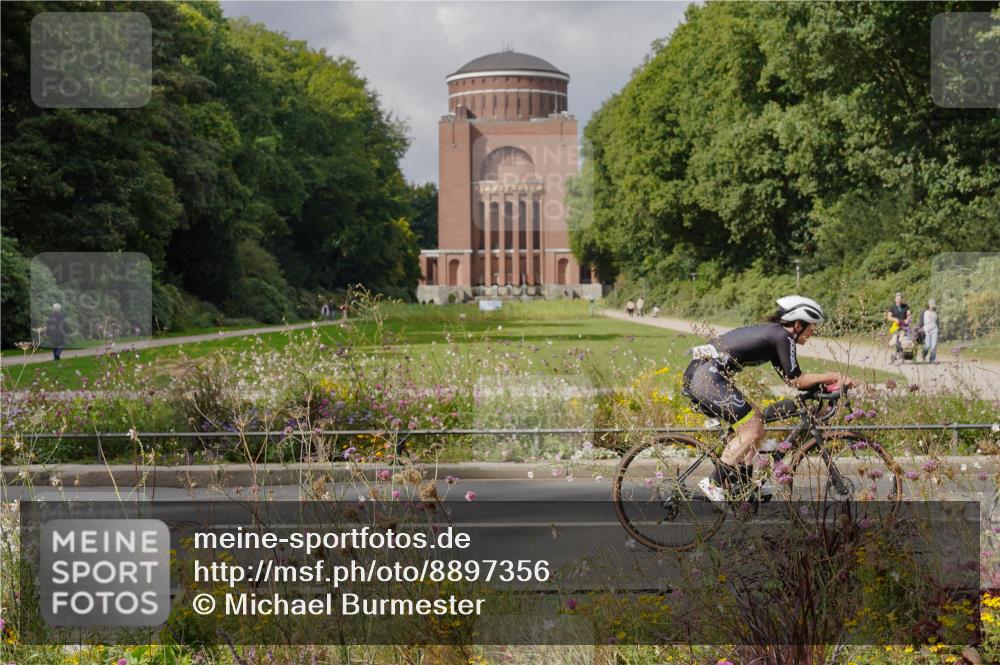 14.09.2025 - Stadtparktriathlon Michael Burmester http://msf.ph/oto/8897356 14.09.2025 12:36:00 Radfahren 1176, 1286, 1292, 1355, 1373, 1399 meine-sportfotos.de