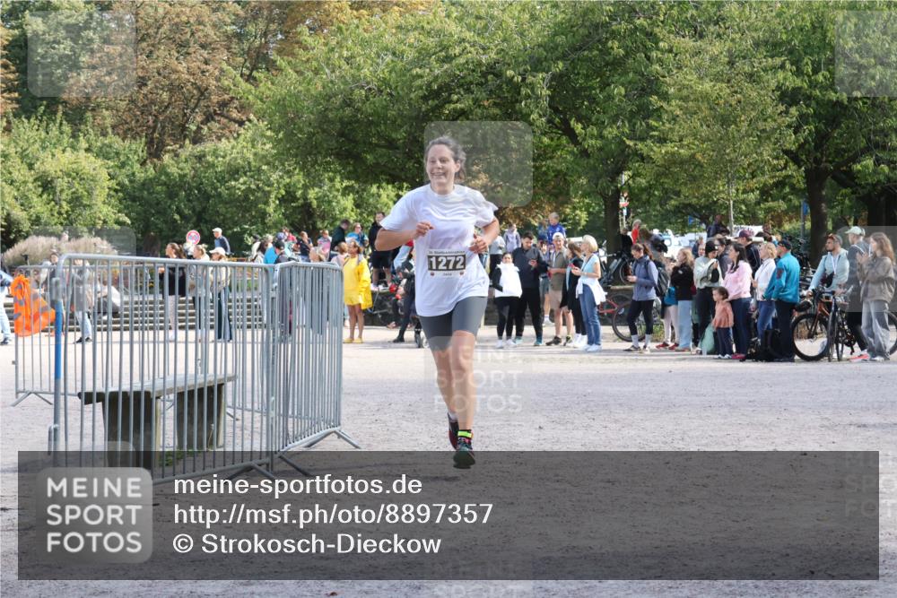 14.09.2025 - Stadtparktriathlon Strokosch-Dieckow http://msf.ph/oto/8897357 14.09.2025 13:34:48 Ziel 1272 meine-sportfotos.de