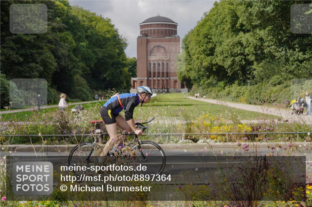 14.09.2025 - Stadtparktriathlon Michael Burmester http://msf.ph/oto/8897364 14.09.2025 12:36:08 Radfahren 1176, 1286, 1399 meine-sportfotos.de