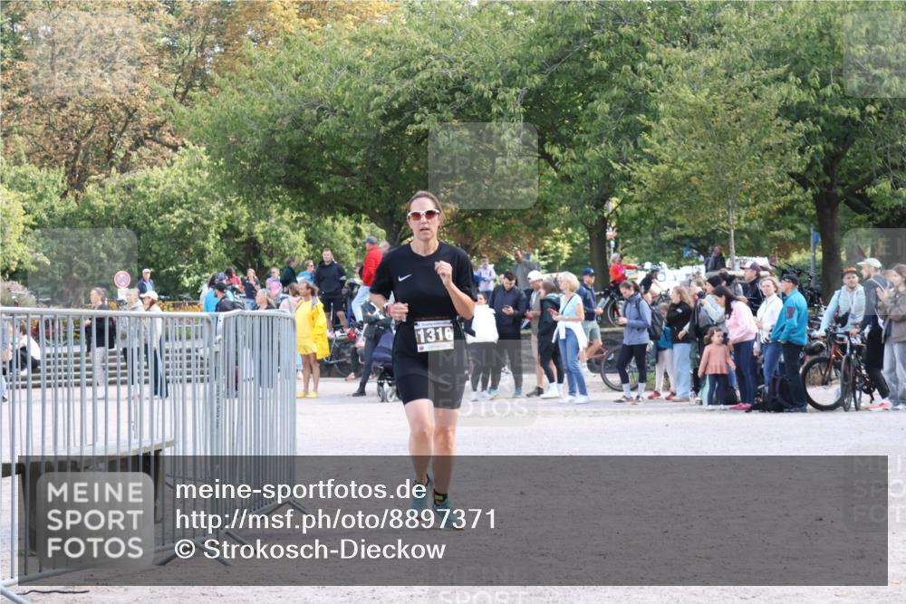 14.09.2025 - Stadtparktriathlon Strokosch-Dieckow http://msf.ph/oto/8897371 14.09.2025 13:34:55 Ziel 1272, 1316 meine-sportfotos.de