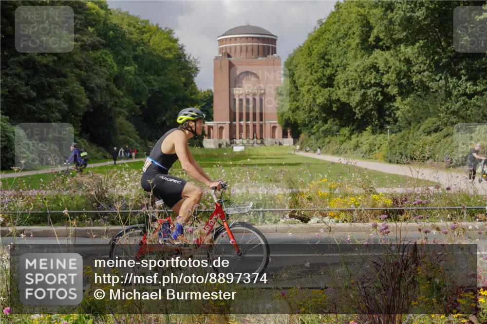 14.09.2025 - Stadtparktriathlon Michael Burmester http://msf.ph/oto/8897374 14.09.2025 12:36:28 Radfahren 1339, 1351 meine-sportfotos.de
