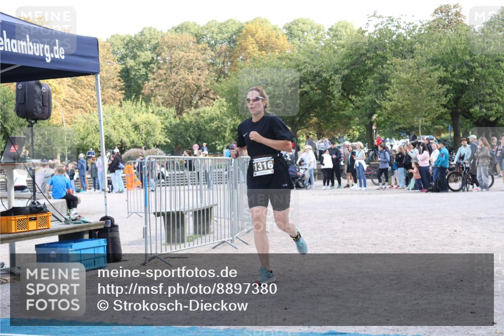 14.09.2025 - Stadtparktriathlon Strokosch-Dieckow http://msf.ph/oto/8897380 14.09.2025 13:34:56 Ziel 1272, 1316 meine-sportfotos.de