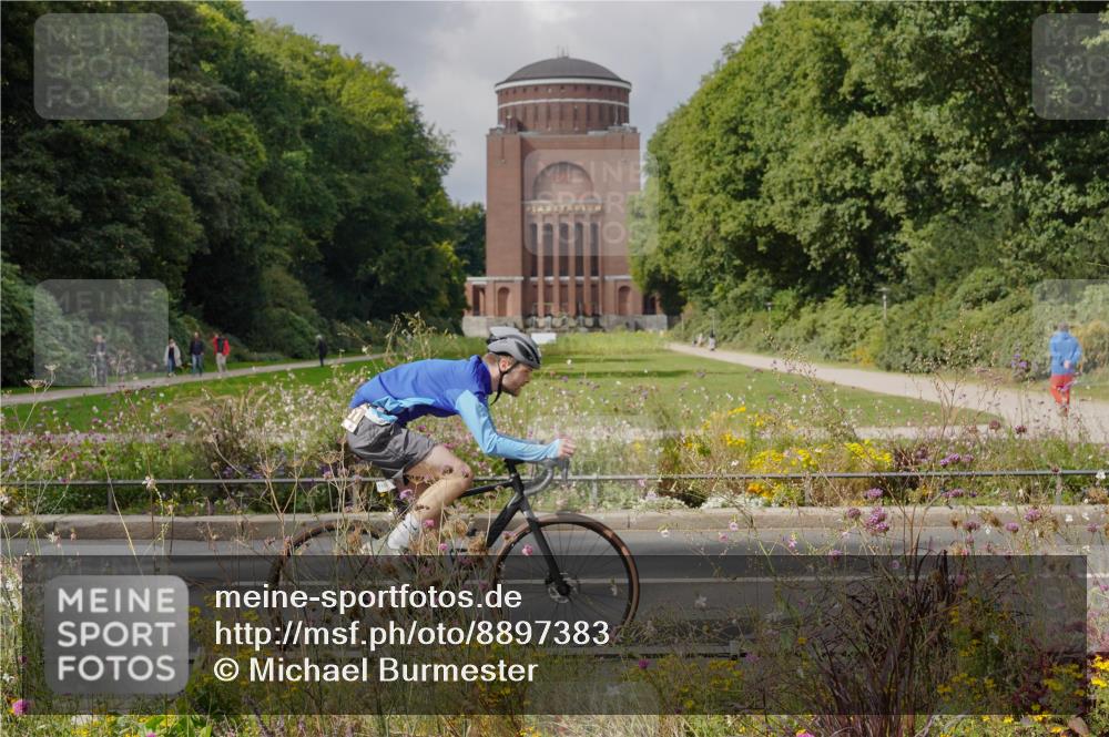 14.09.2025 - Stadtparktriathlon Michael Burmester http://msf.ph/oto/8897383 14.09.2025 12:36:47 Radfahren 1151, 1264, 1298, 1311, 1361, 1365, 1377, 1405 meine-sportfotos.de