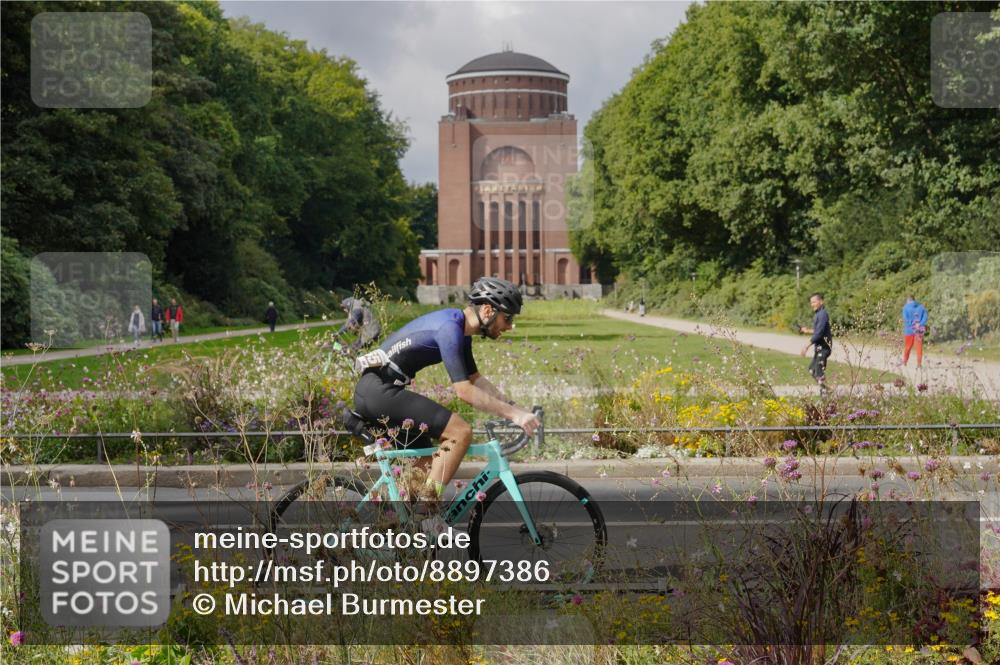 14.09.2025 - Stadtparktriathlon Michael Burmester http://msf.ph/oto/8897386 14.09.2025 12:36:51 Radfahren 1151, 1298, 1311, 1315, 1361, 1365, 1380, 1405 meine-sportfotos.de