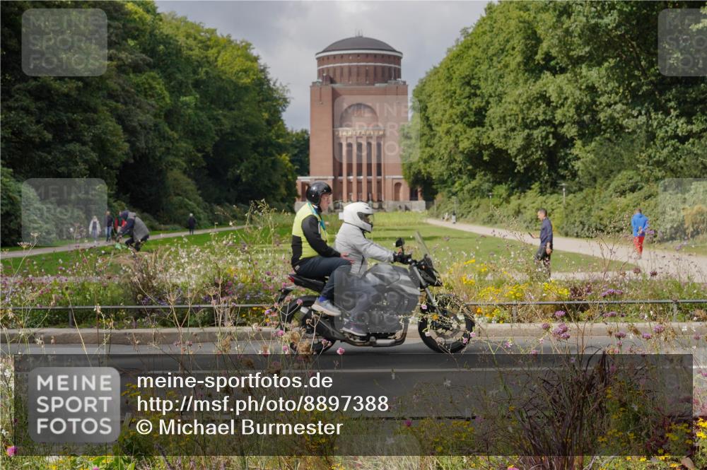 14.09.2025 - Stadtparktriathlon Michael Burmester http://msf.ph/oto/8897388 14.09.2025 12:36:51 Radfahren 1151, 1298, 1311, 1315, 1361, 1365, 1380, 1405 meine-sportfotos.de